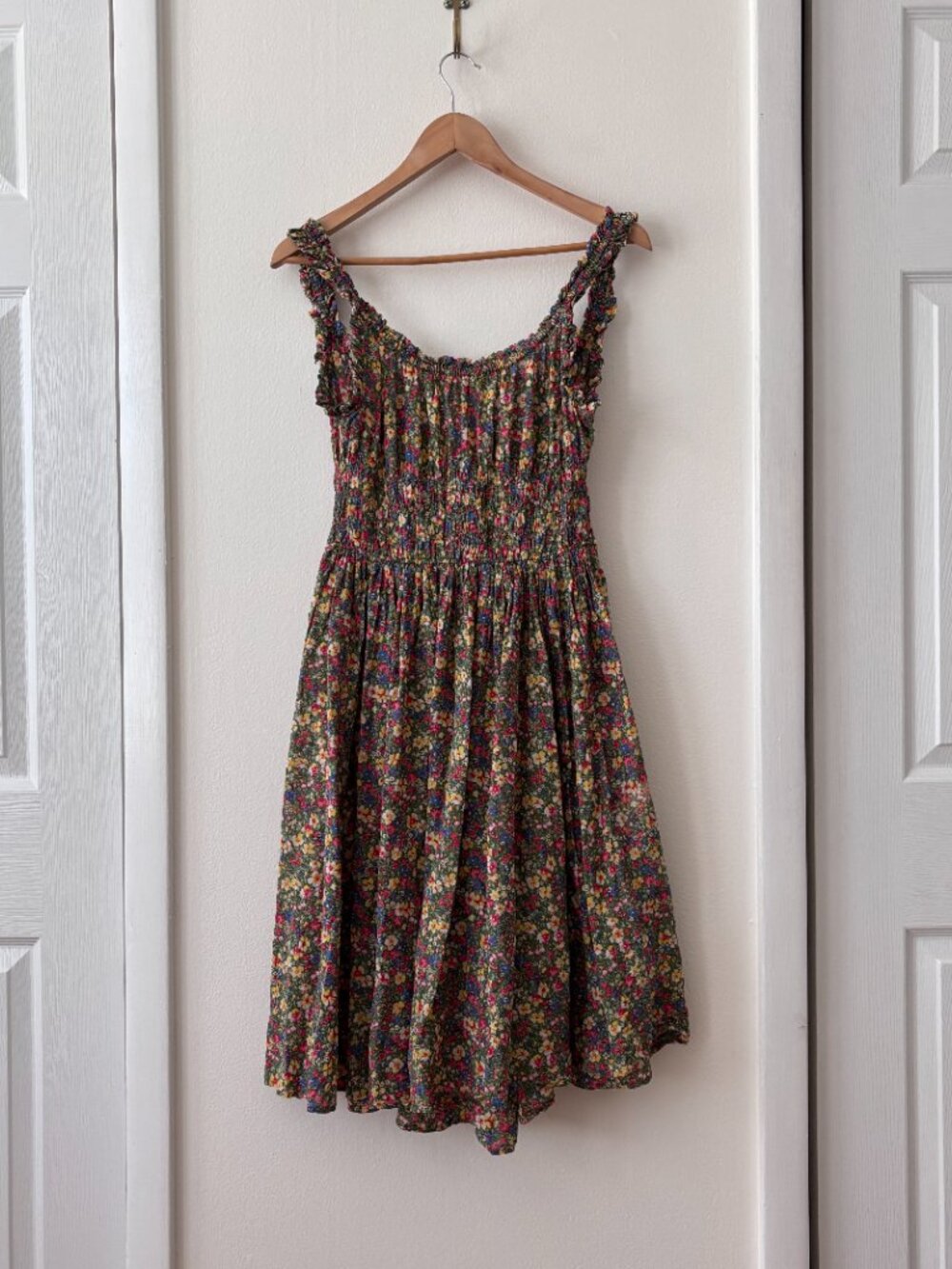 Dôen Emmaretta Shirred Floral Dress in Jardin Du Chateau - Picture 6 of 7